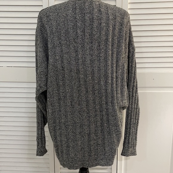 RETRO BY RENAISSANCE | Women’s Vintage Black and White Knitted Sweater - Picture 6 of 9